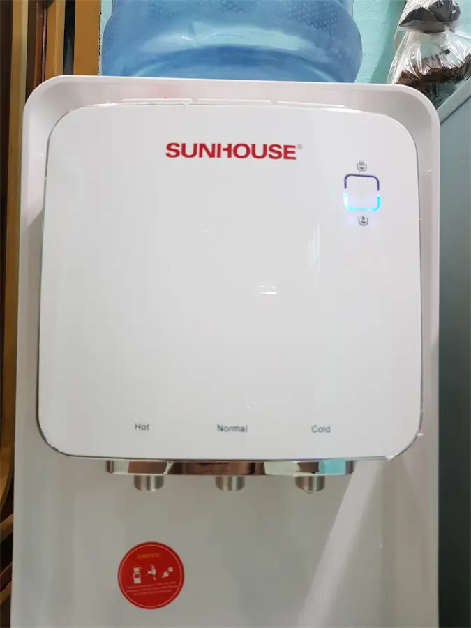 Khách hàng review Cây nước nóng lạnh Sunhouse SHD9546 670W 11
