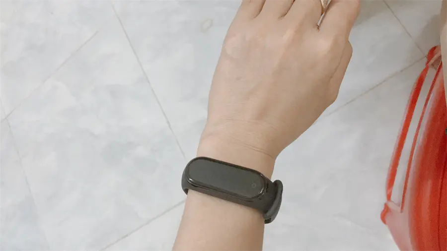 Khách hàng review Vòng đeo tay thông minh Mi Band 4 30