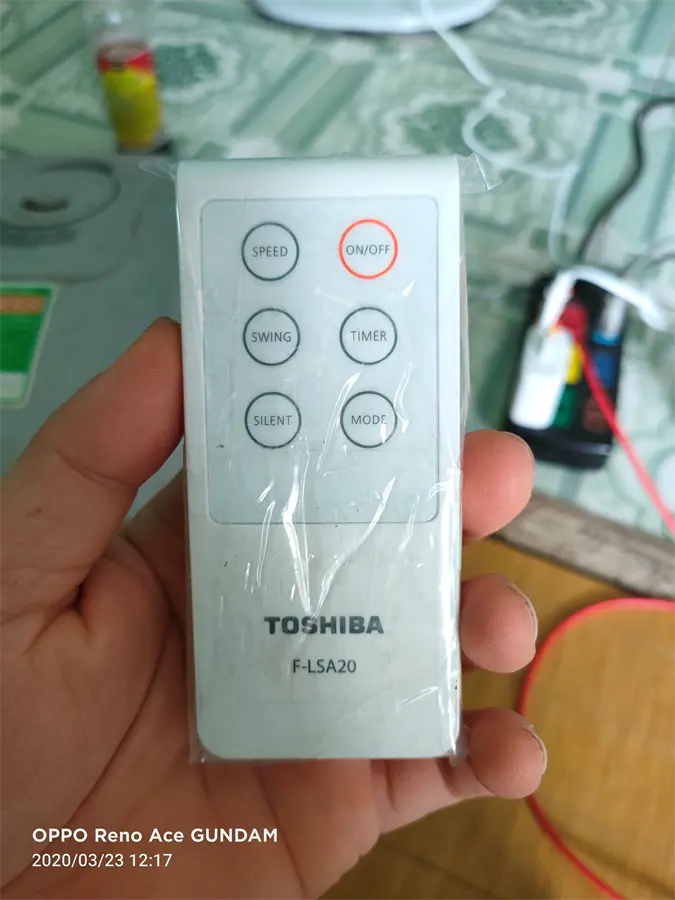 Khách hàng review Quạt đứng Toshiba 5 cánh F-LSA20(H)VN 60W 30