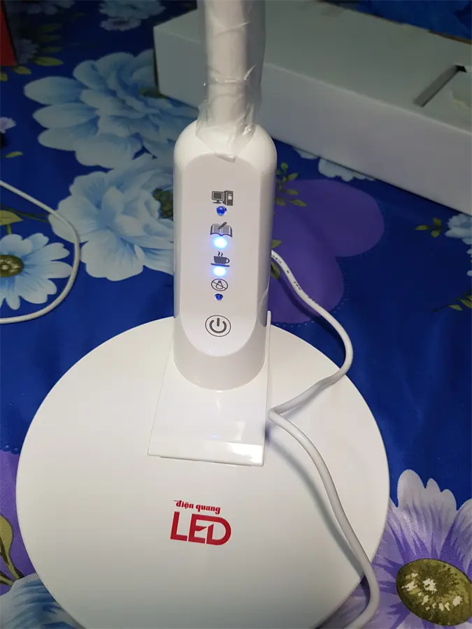 Khách hàng review Đèn bàn học Điện Quang ĐQ LDL04 5