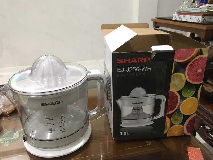Khách hàng review Máy vắt cam Sharp 25W EJ-J256-WH 2