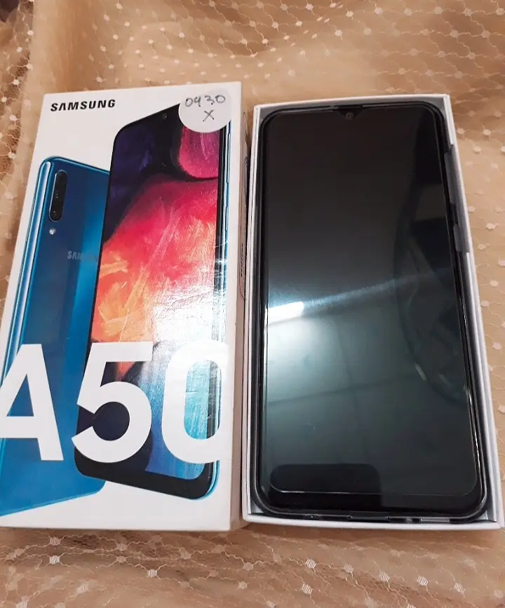 Khách hàng review Điện thoại Samsung Galaxy A50 64GB 1