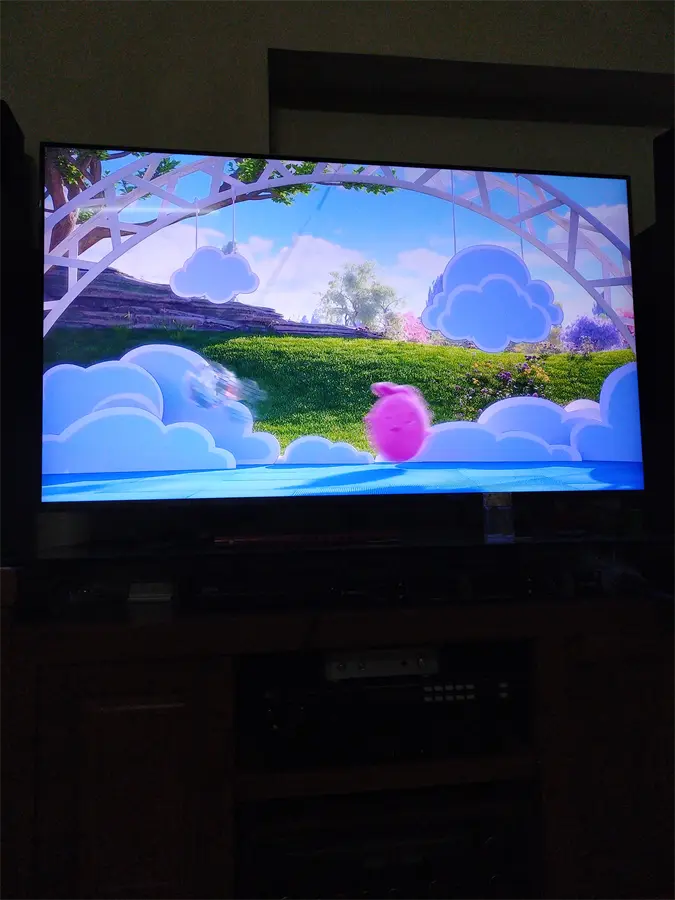 Khách hàng review Smart Tivi LG 4K 49 inch 49UM7400PTA 15