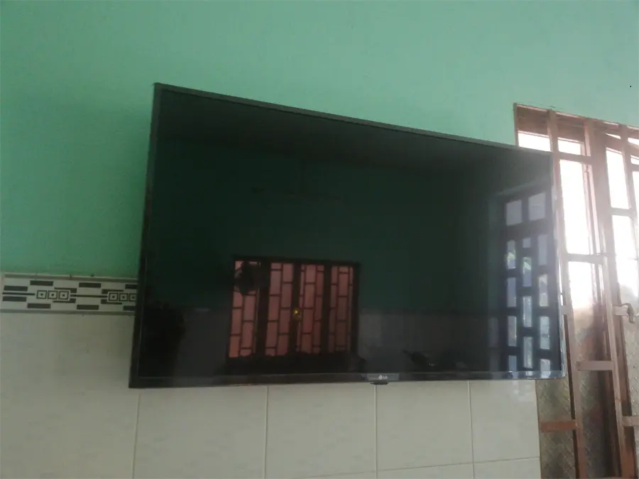 Khách hàng review Smart Tivi LG 4K 43 inch 43UM7400PTA 31