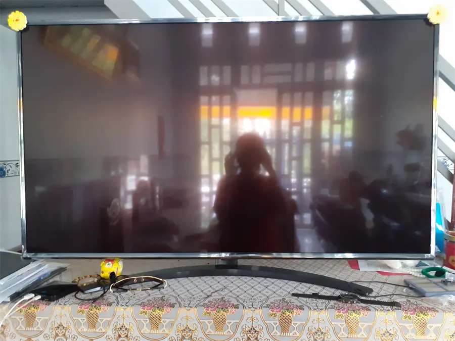 Khách hàng review Smart Tivi LG 4K 49 inch 49UM7400PTA 12