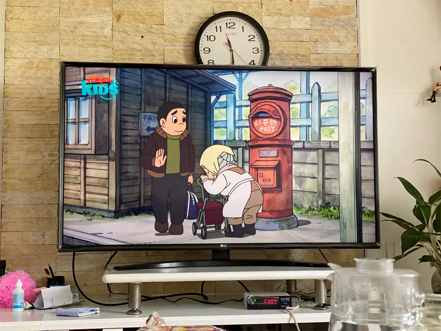 Khách hàng review Smart Tivi LG 4K 49 inch 49UM7400PTA 11