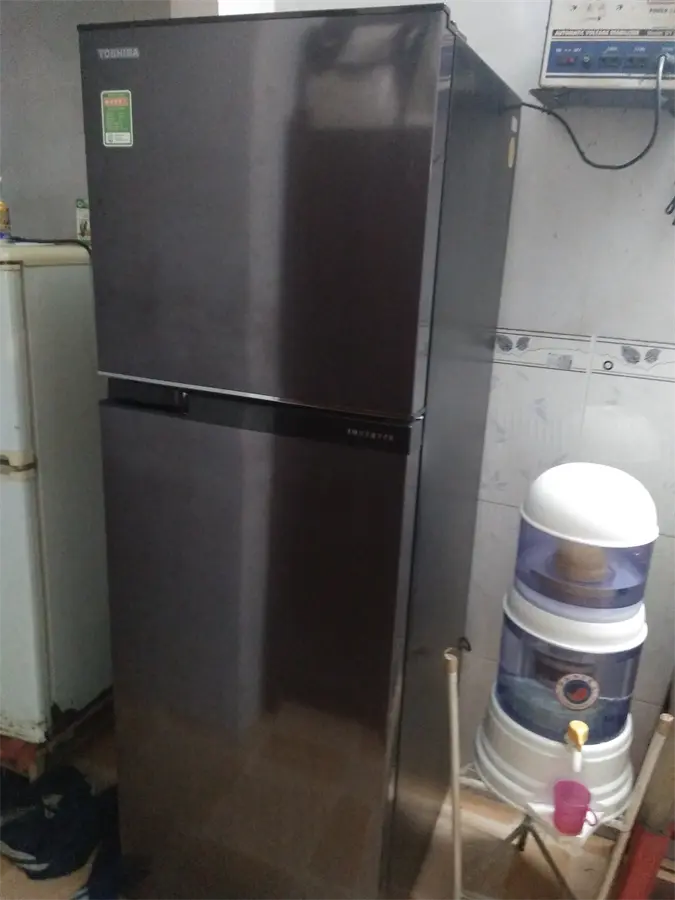 Khách hàng review Tủ lạnh Toshiba Inverter 253 lít GR-B31VU SK 22