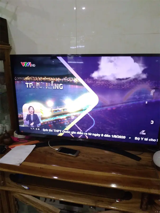 Khách hàng review Smart Tivi LG 4K 43 inch 43UM7400PTA 23