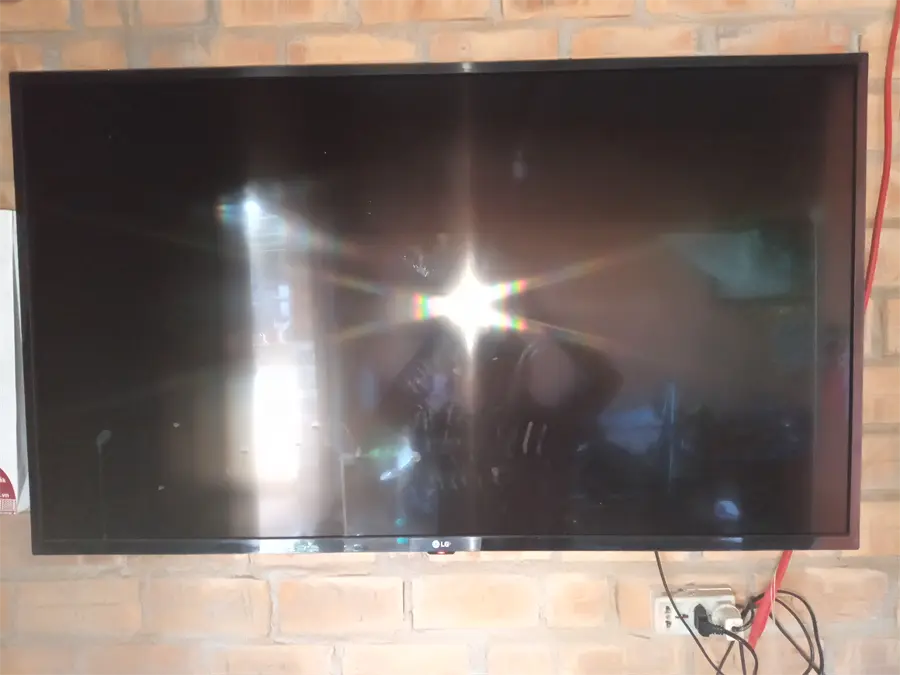 Khách hàng review Smart Tivi LG 4K 43 inch 43UM7400PTA 17