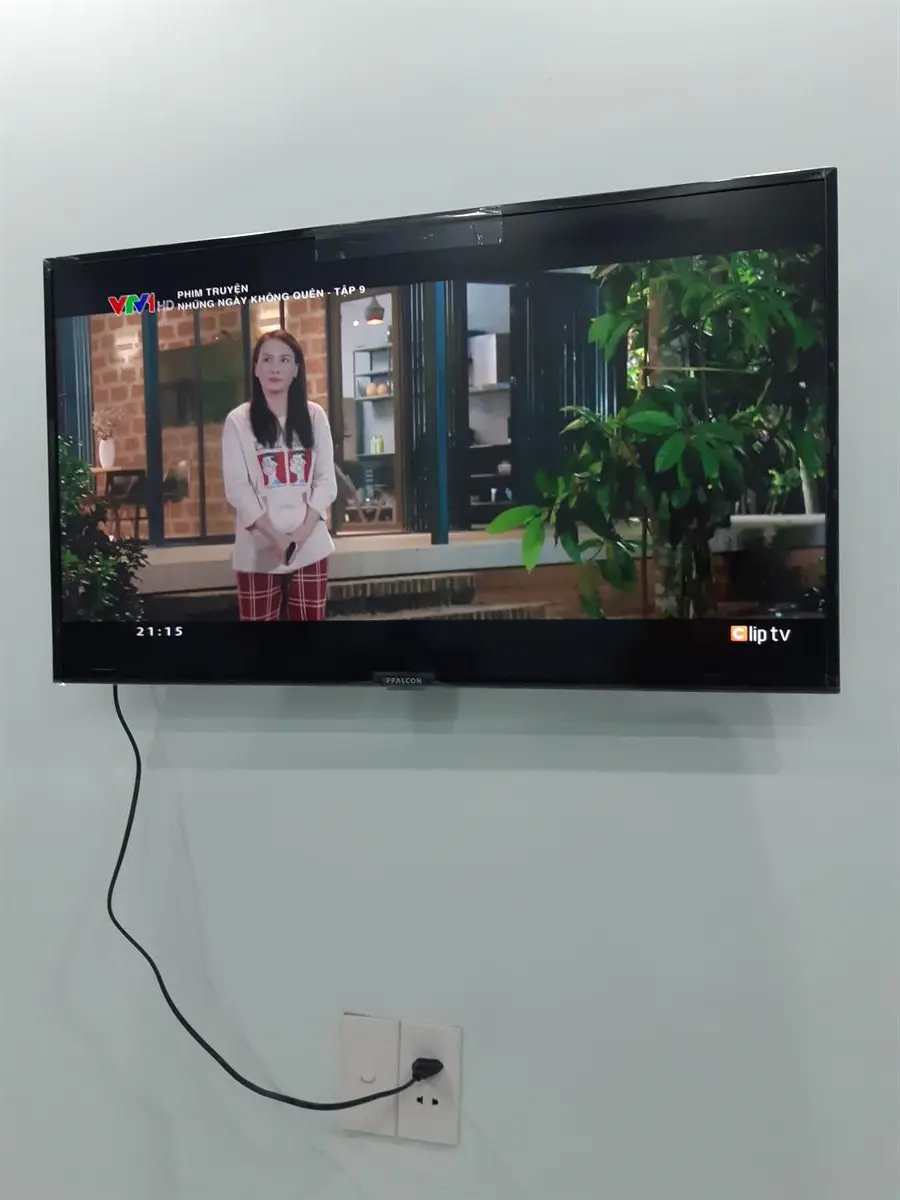 Khách hàng review Smart Tivi FFalcon 40 inch 40SF1 9