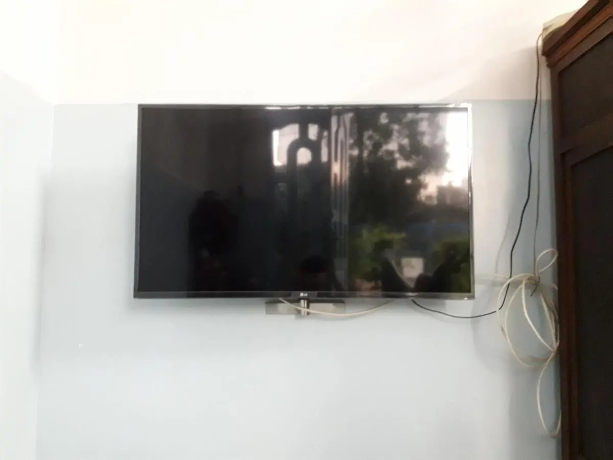 Khách hàng review Smart Tivi LG 4K 43 inch 43UM7400PTA 14