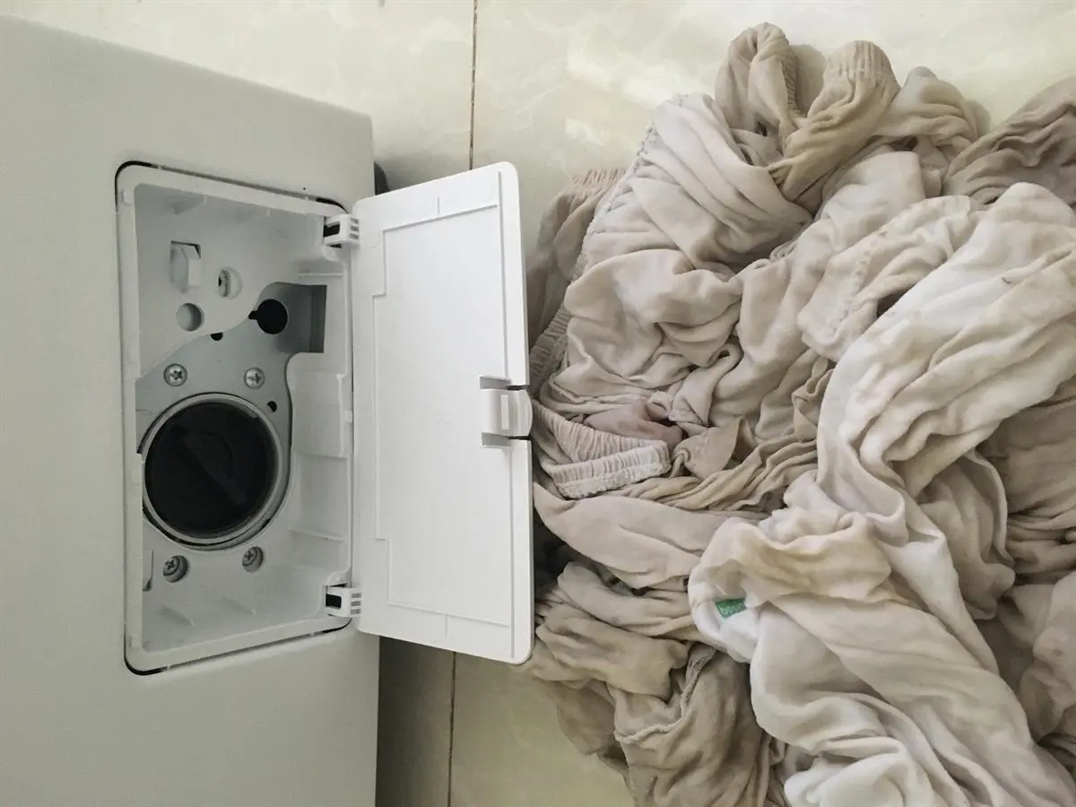 Khách hàng review Máy giặt Midea Inverter 9.5 Kg MFK95-1401WK 1