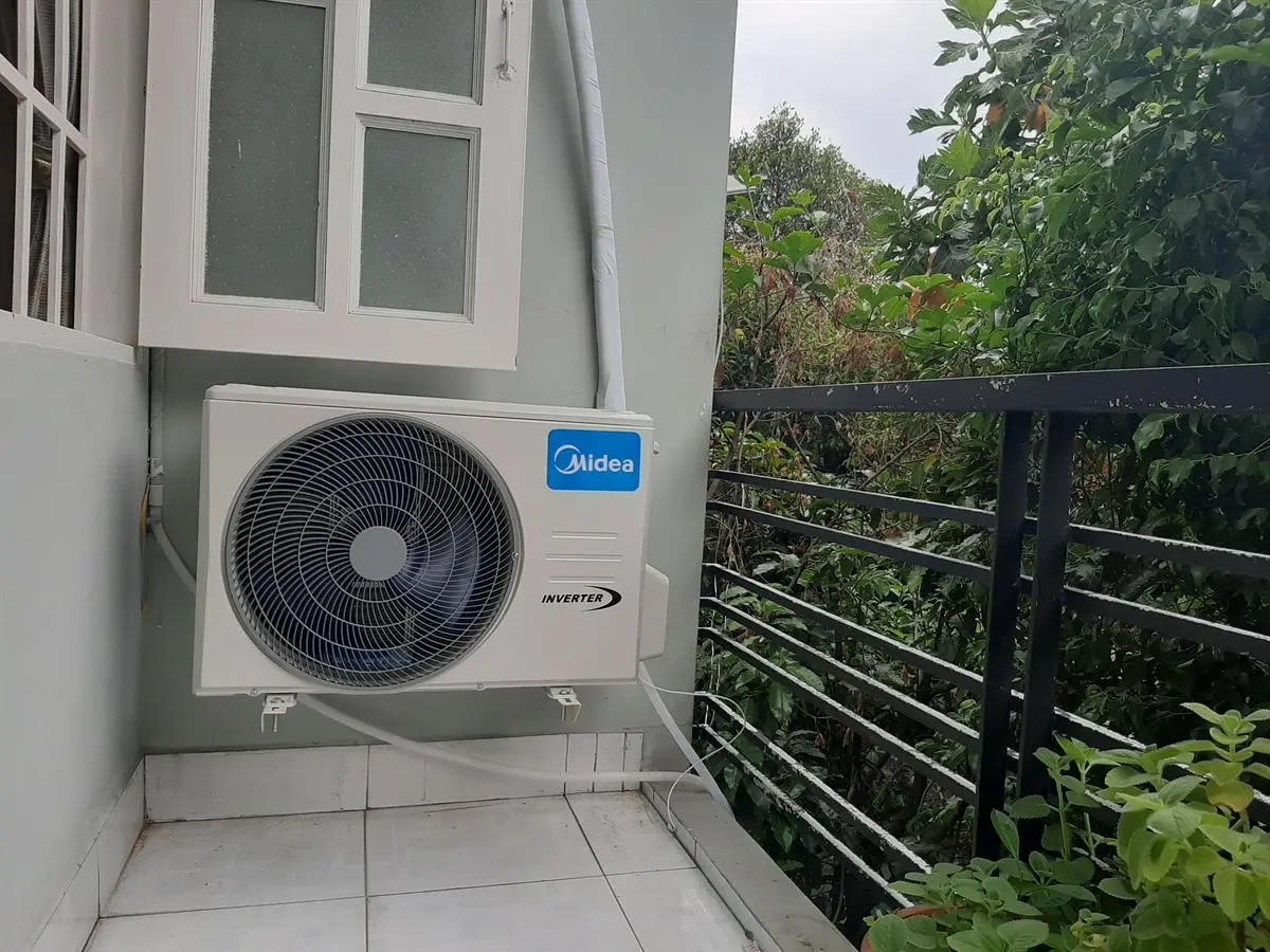 Khách hàng review Điều hòa Midea Inverter 9000 BTU MSAFA-10CRDN8 89