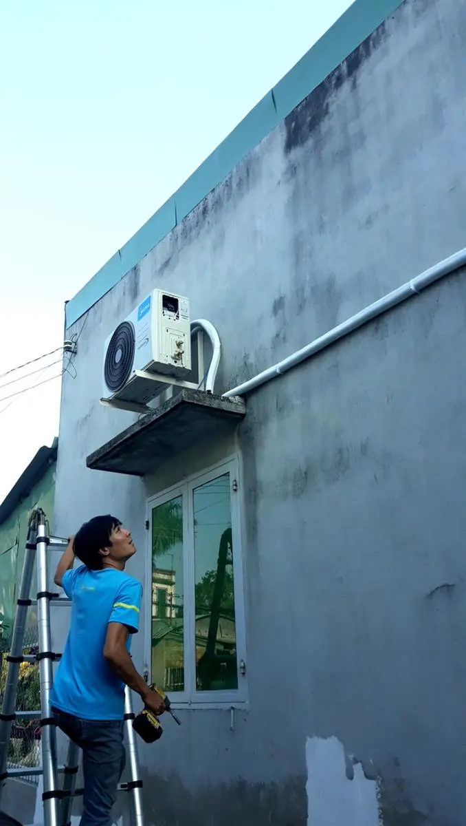 Khách hàng review Điều hòa Midea Inverter 9000 BTU MSAFA-10CRDN8 87