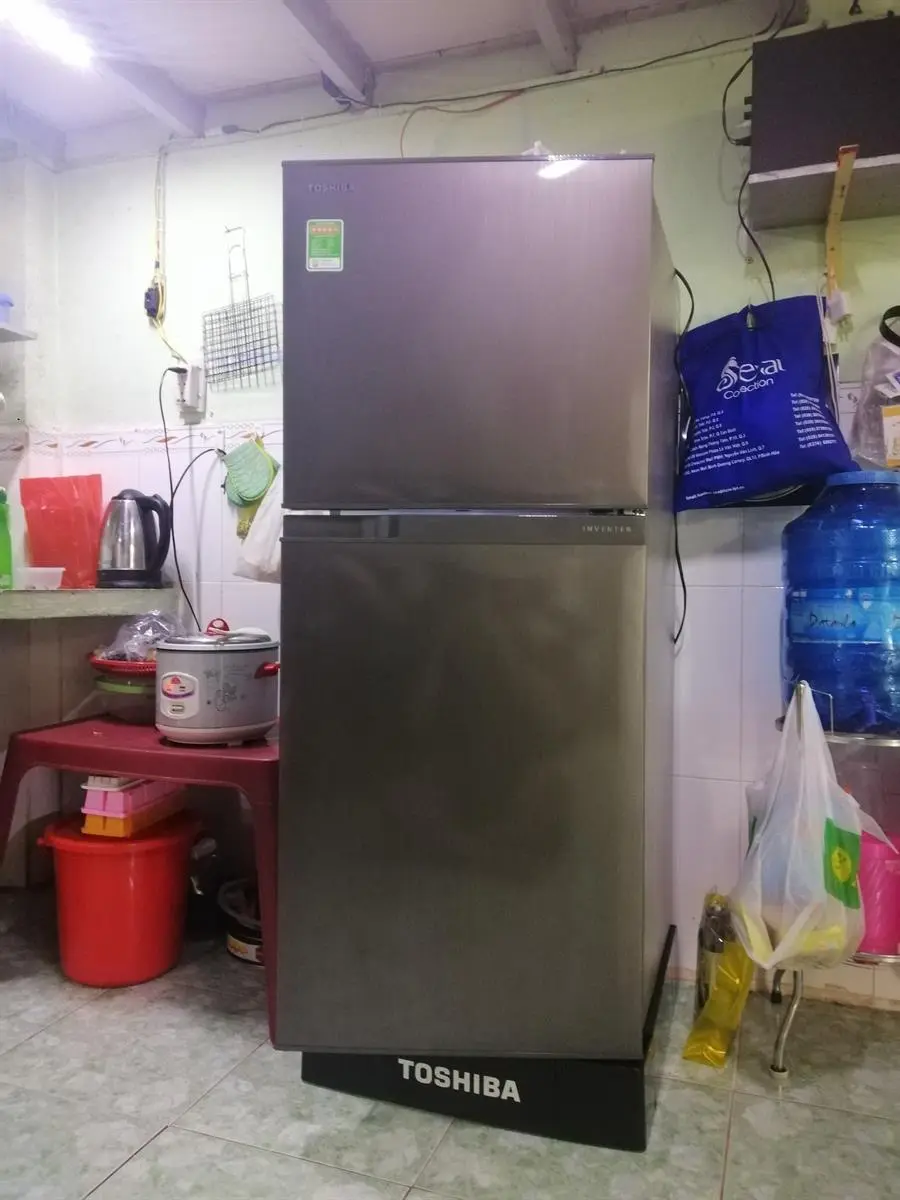 Khách hàng review Tủ lạnh Toshiba Inverter 194 lít GR-A25VS (DS) 9