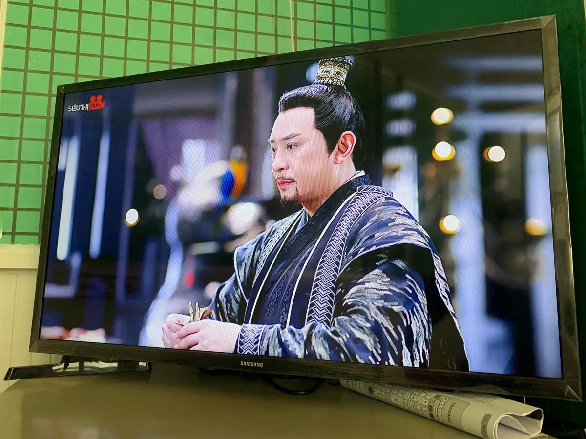 Khách hàng review Smart Tivi Samsung 32 inch UA32N4300 2