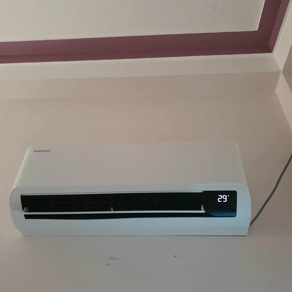 Khách hàng review Máy lạnh Samsung Inverter 1 HP AR10TYHYCWKNSV 64