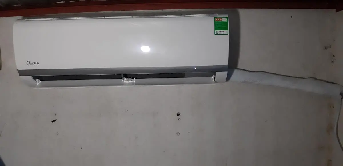 Khách hàng review Máy lạnh Midea 1 HP MSAF-10CRN8 1