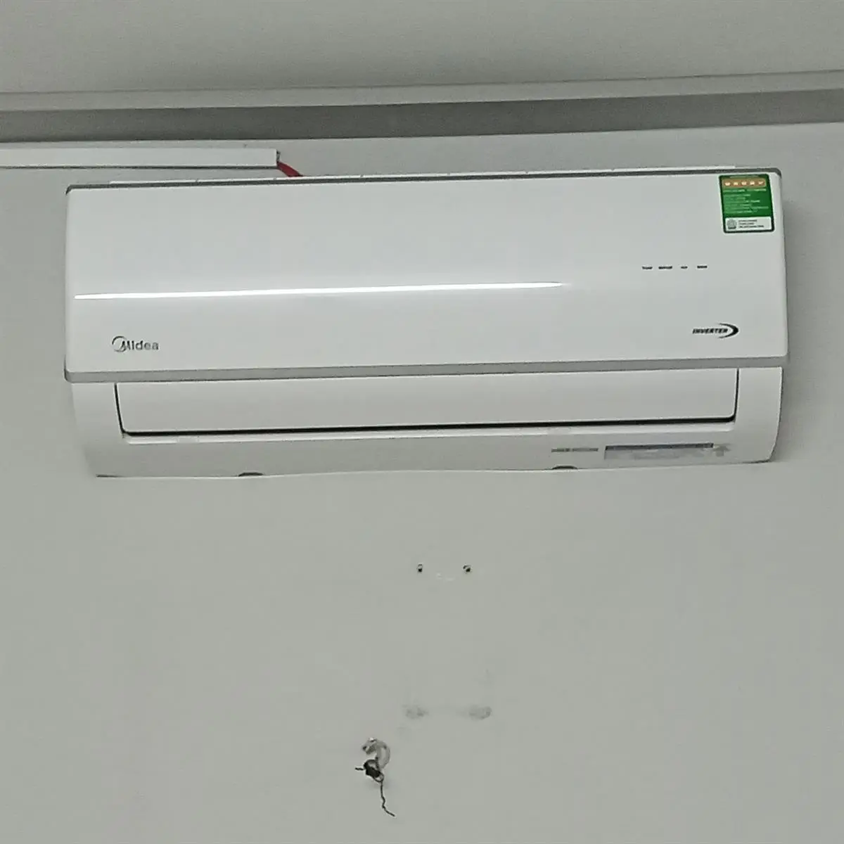 Khách hàng review Điều hòa Midea Inverter 9000 BTU MSAFA-10CRDN8 84