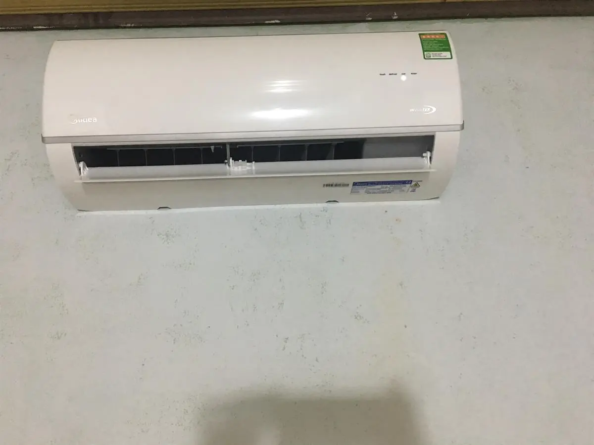 Khách hàng review Điều hòa Midea Inverter 9000 BTU MSAFA-10CRDN8 82
