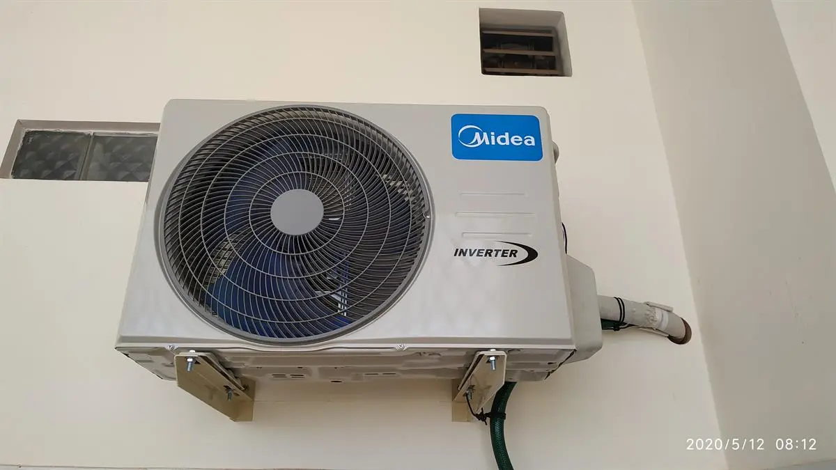 Khách hàng review Điều hòa Midea Inverter 9000 BTU MSAFA-10CRDN8 81