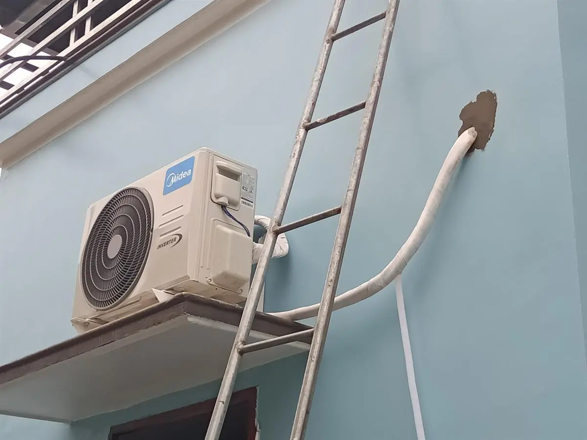 Khách hàng review Điều hòa Midea Inverter 9000 BTU MSAFA-10CRDN8 79