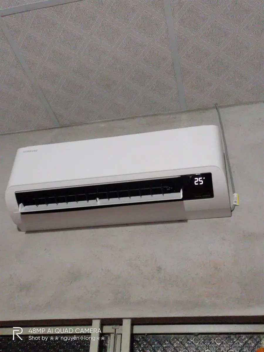 Khách hàng review Máy lạnh Samsung Inverter 1 HP AR10TYHYCWKNSV 61