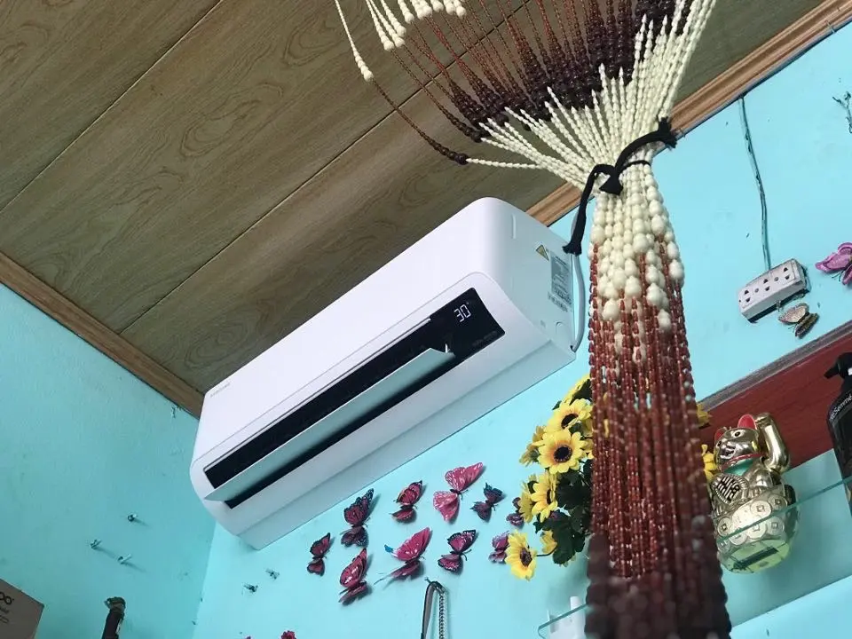Khách hàng review Máy lạnh Samsung Inverter 1 HP AR10TYHYCWKNSV 60