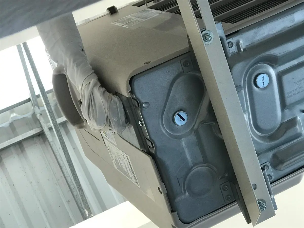 Khách hàng review Máy lạnh Samsung Inverter 1.5 HP AR13TYHYCWKNSV 44