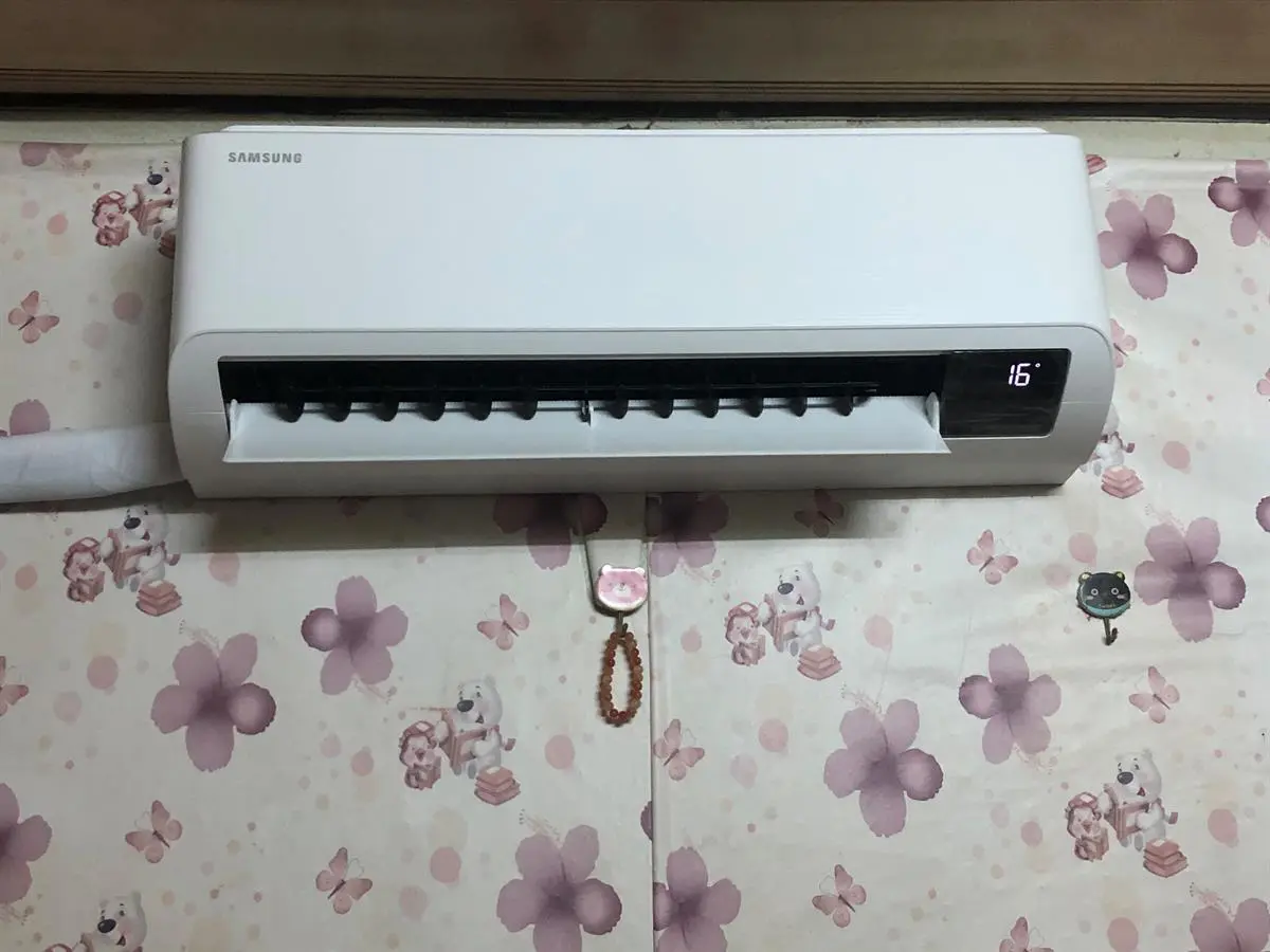 Khách hàng review Máy lạnh Samsung Inverter 1.5 HP AR13TYHYCWKNSV 43