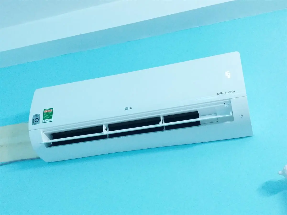 Khách hàng review Máy lạnh LG Inverter 2 HP V18ENF 2