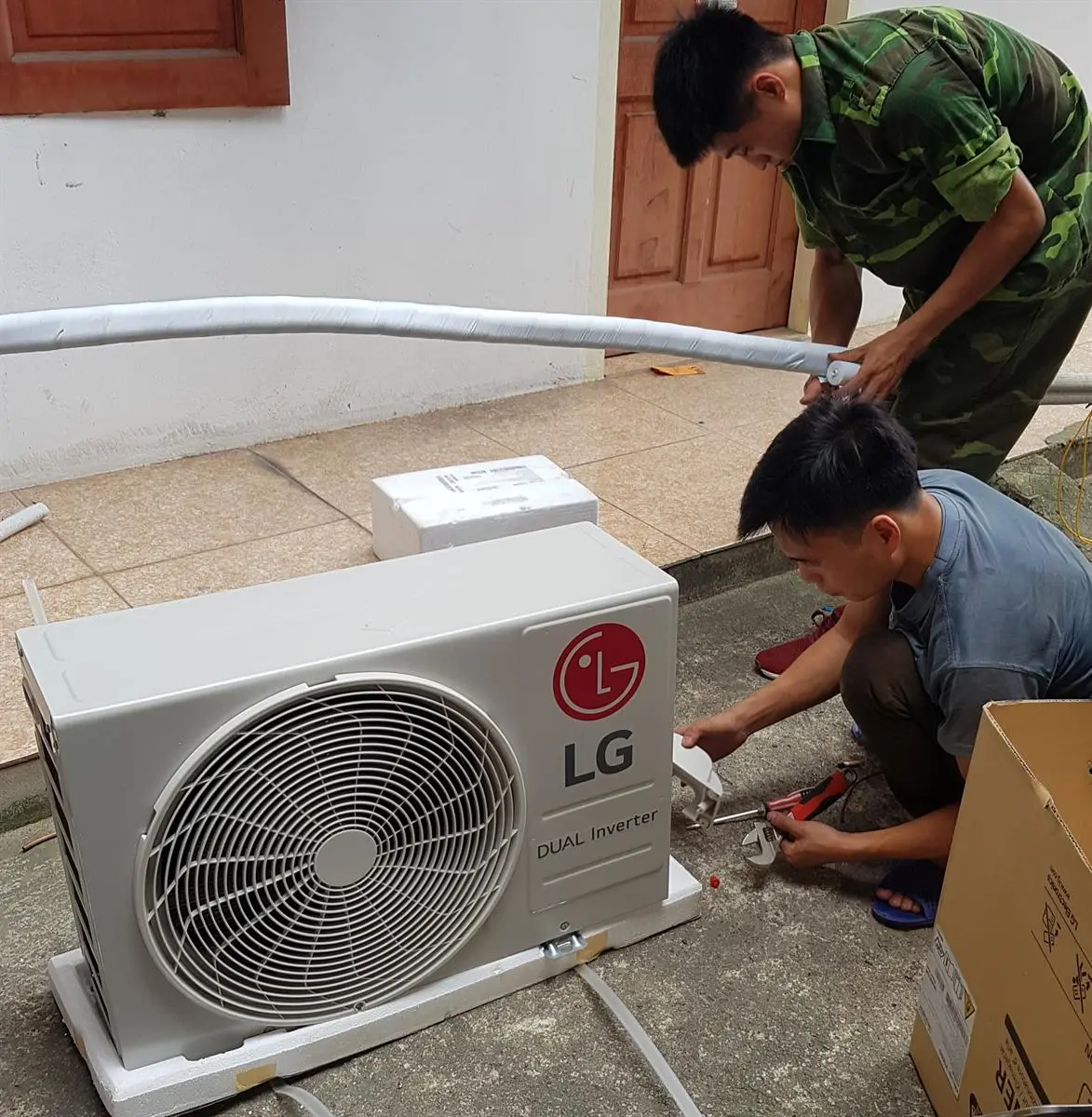 Khách hàng review Máy lạnh LG Inverter 1.5 HP V13ENH 33