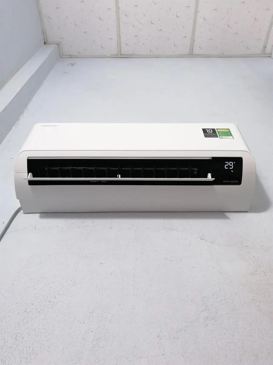 Khách hàng review Máy lạnh Samsung Inverter 1.5 HP AR13TYHYCWKNSV 42