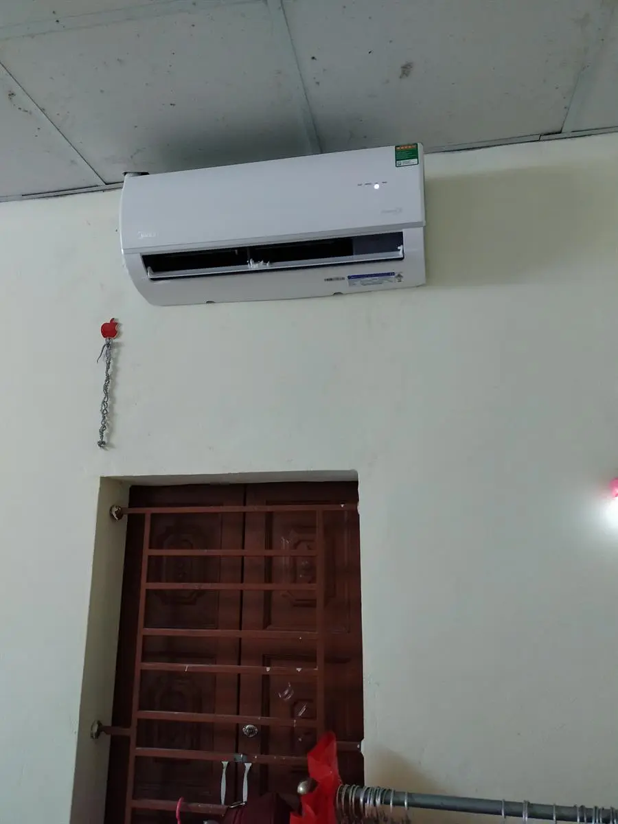 Khách hàng review Điều hòa Midea Inverter 9000 BTU MSAFA-10CRDN8 75