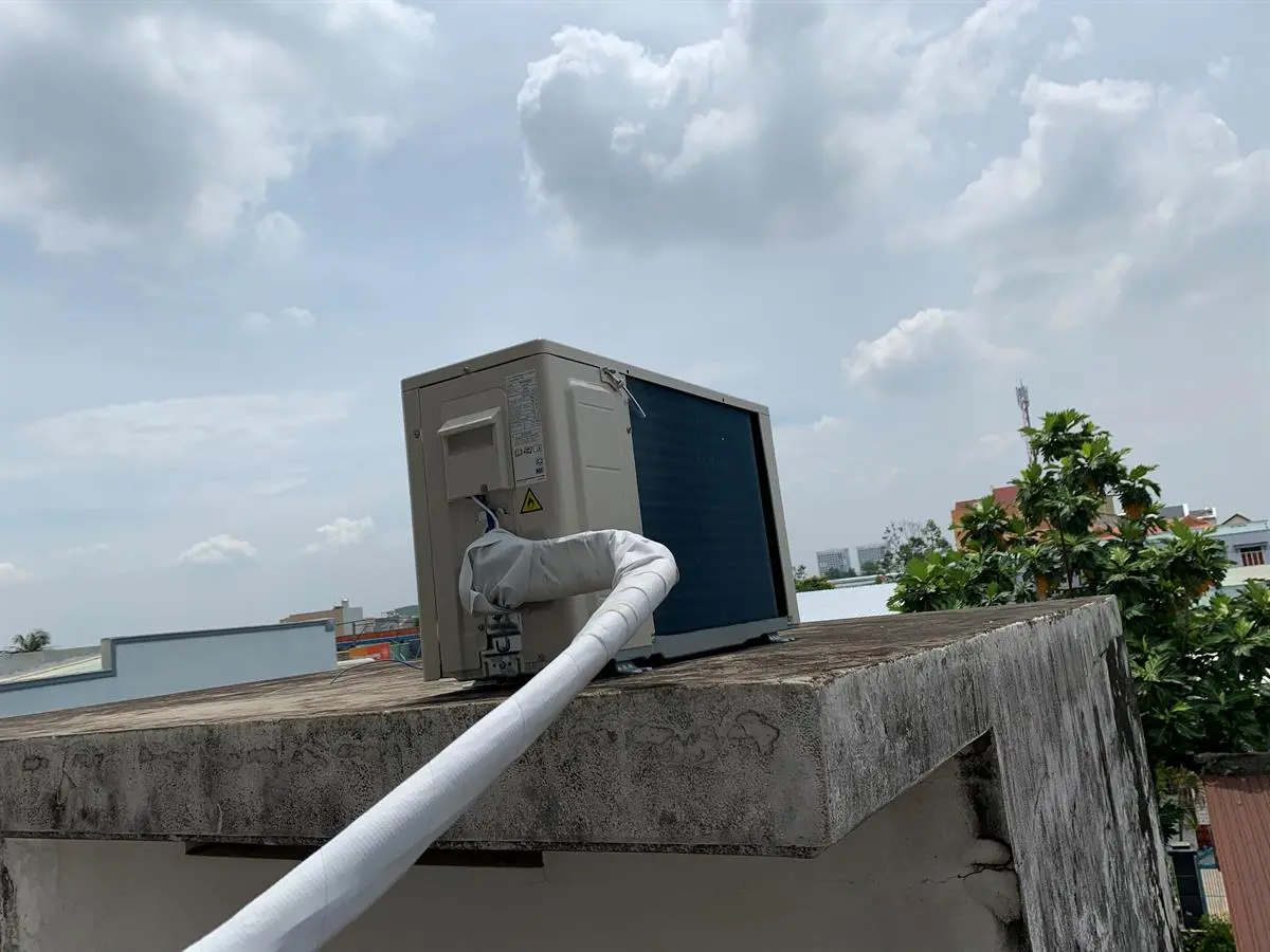 Khách hàng review Điều hòa Daikin Inverter 8500 BTU ATKA25UAVMV 10