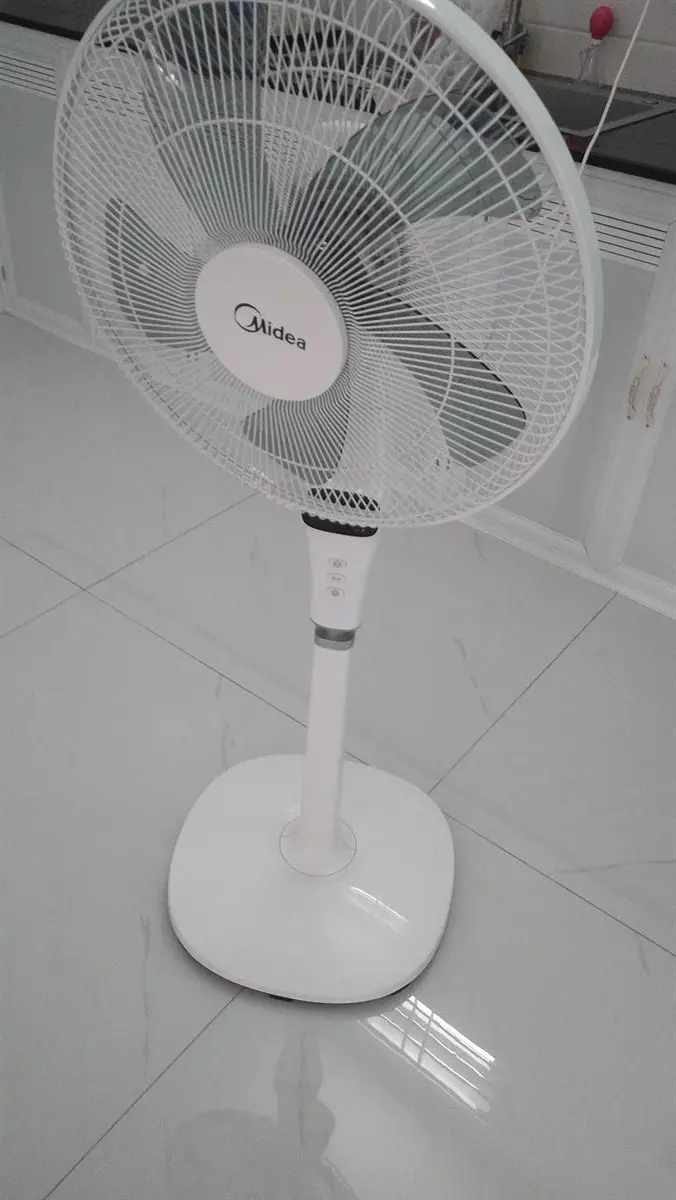 Khách hàng review Quạt đứng Midea 5 cánh FS40-15DR 55W 7