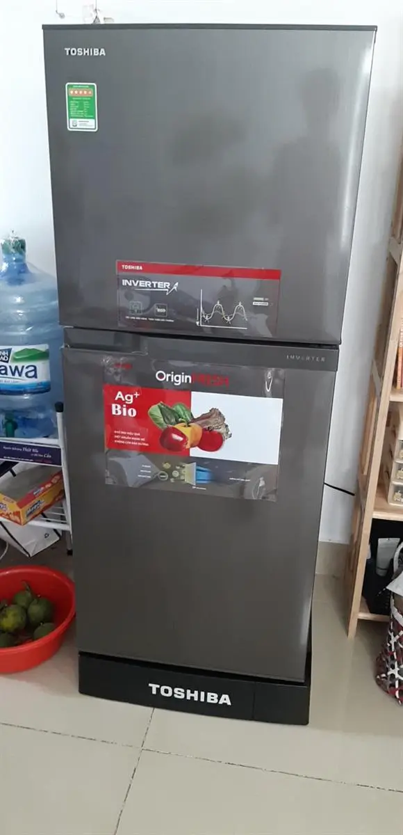Khách hàng review Tủ lạnh Toshiba Inverter 194 lít GR-A25VS (DS) 6