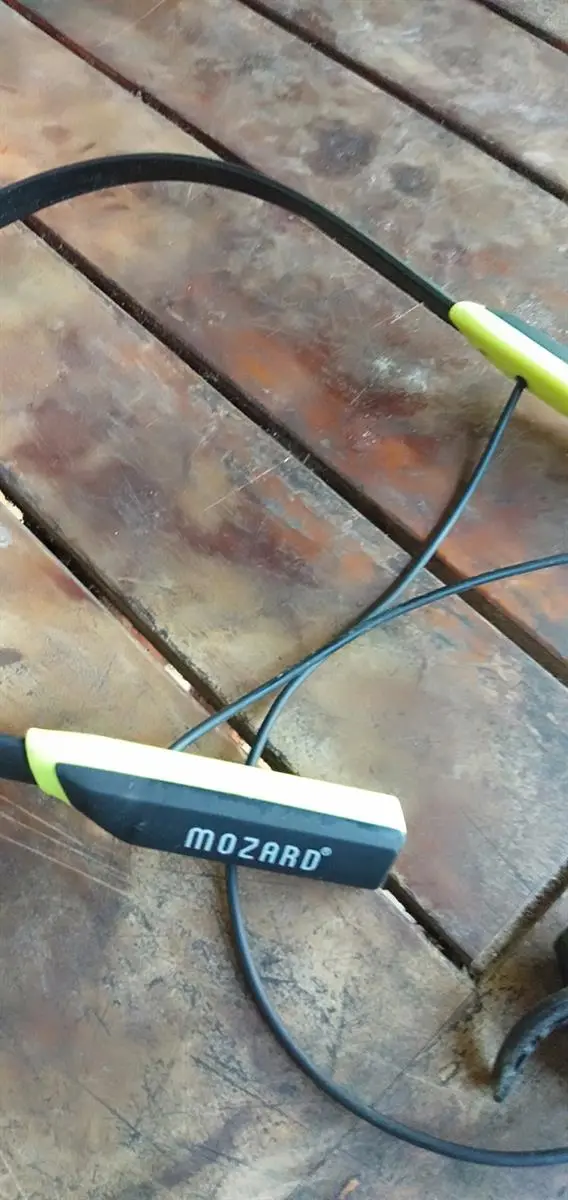 Khách hàng review Tai nghe Bluetooth Mozard Flex4 7