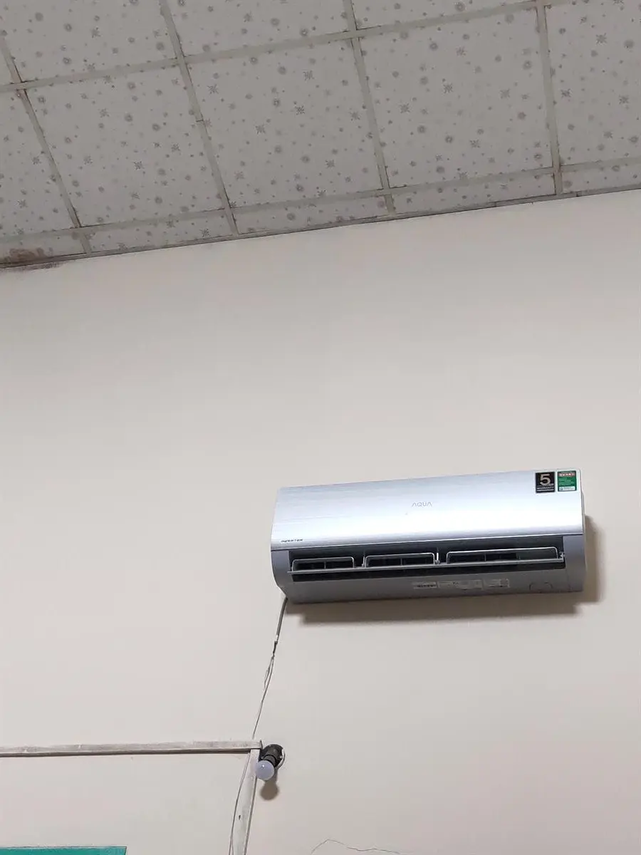 Khách hàng review Máy lạnh Aqua Inverter 1 HP AQA-KCRV10NB 4