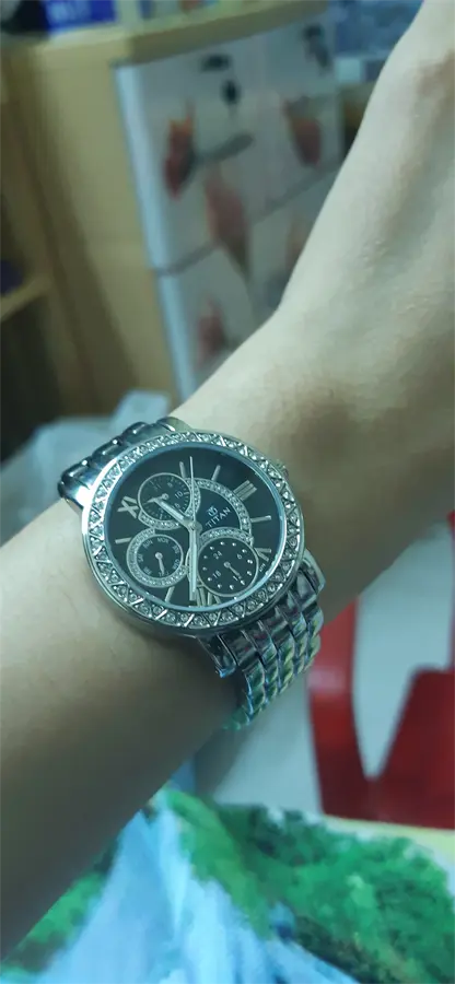 Khách hàng review Đồng hồ TITAN 33.2 mm Nữ 9743SM02 1