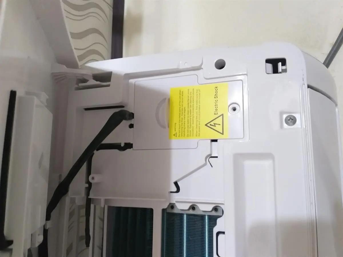 Khách hàng review Máy lạnh Electrolux Inverter 1 HP ESV09CRR-C2 1