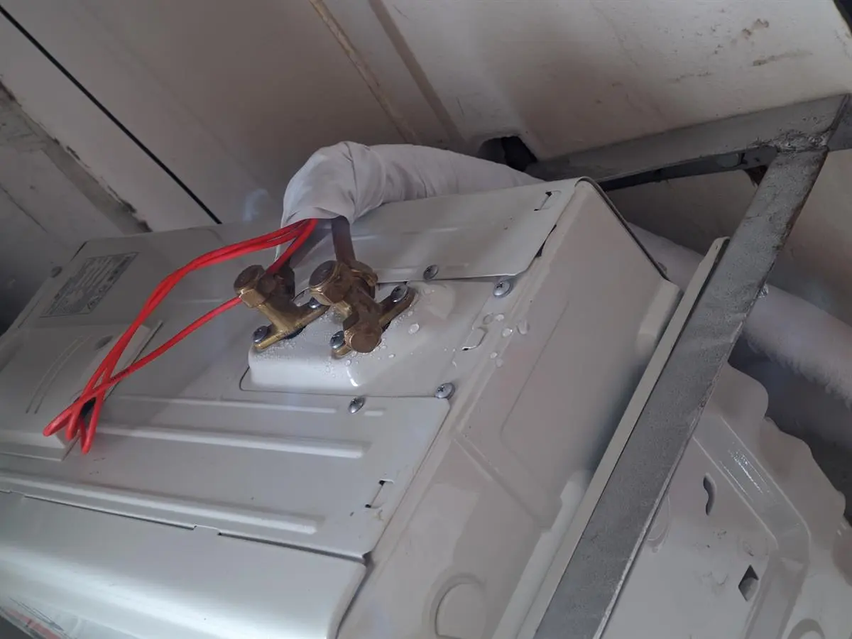 Khách hàng review Máy lạnh Gree Inverter 1 HP GWC09PB-K3D0P4 28