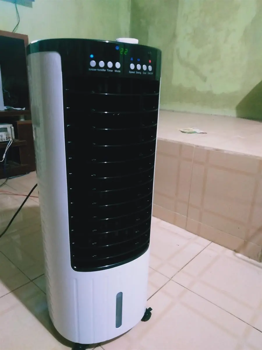 Khách hàng review Quạt điều hòa Comfee CF-AC12AR 100W 18