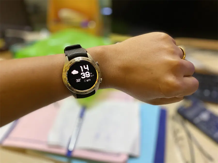 Khách hàng review Đồng hồ thông minh Honor Watch Magic 42mm dây da 4