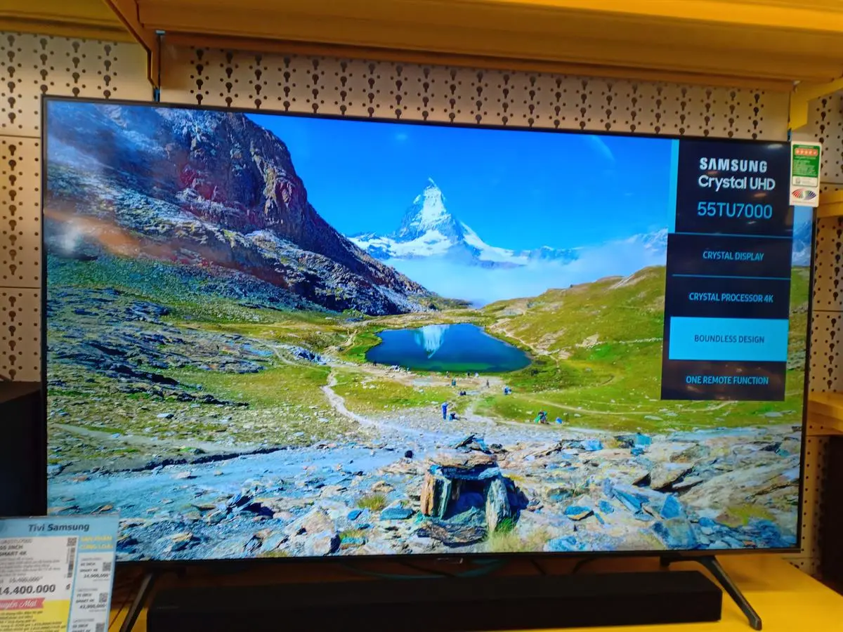 Khách hàng review Smart Tivi Samsung 4K Crystal UHD 55 inch UA55TU7000 3