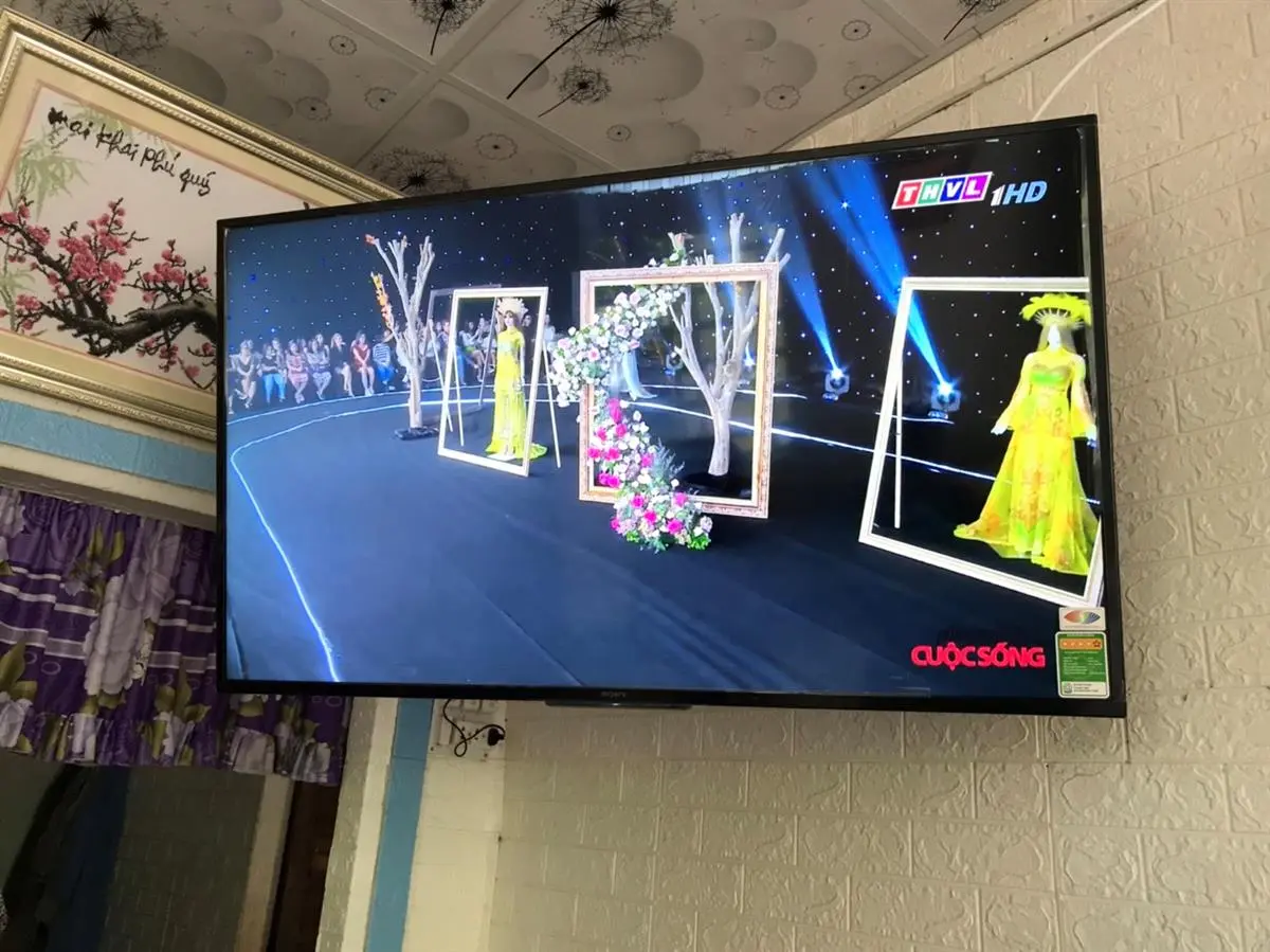 Khách hàng review Smart Tivi Sony 50 inch KDL-50W660F 1