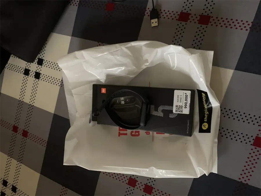 Khách hàng review Vòng đeo tay thông minh Mi Band 5 53