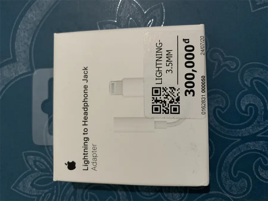 Khách hàng review Cáp chuyển đổi Lightning sang 3.5mm Apple MMX62 11