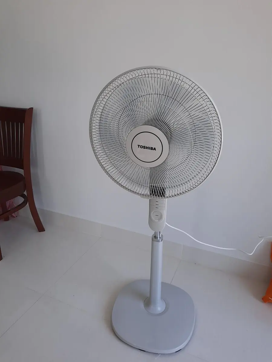 Khách hàng review Quạt đứng Toshiba 5 cánh F-LSA20(H)VN 60W 27