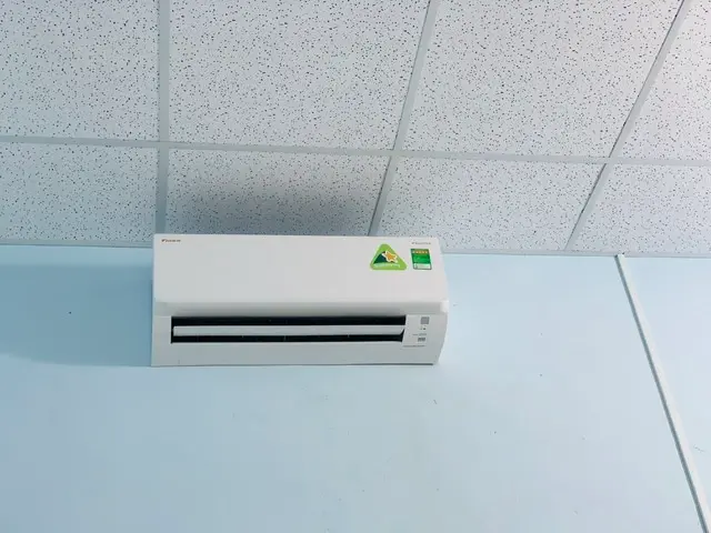 Khách hàng review Điều hòa Daikin Inverter 8500 BTU ATKA25UAVMV 5